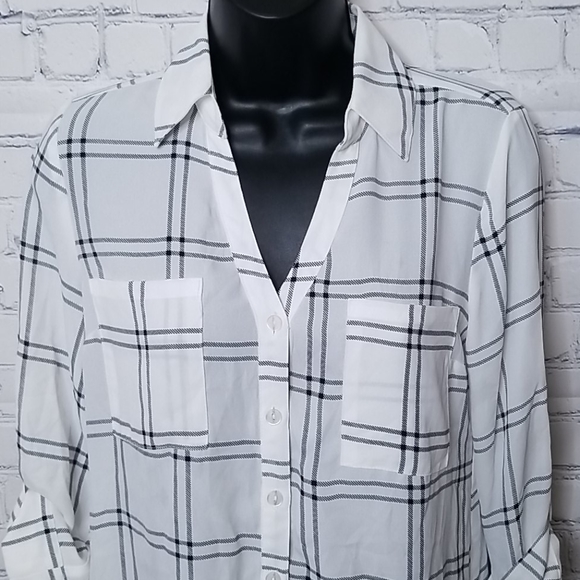 By & By Grid Print Button Front Blouse White and Black Oversized Size XS - Picture 2 of 9